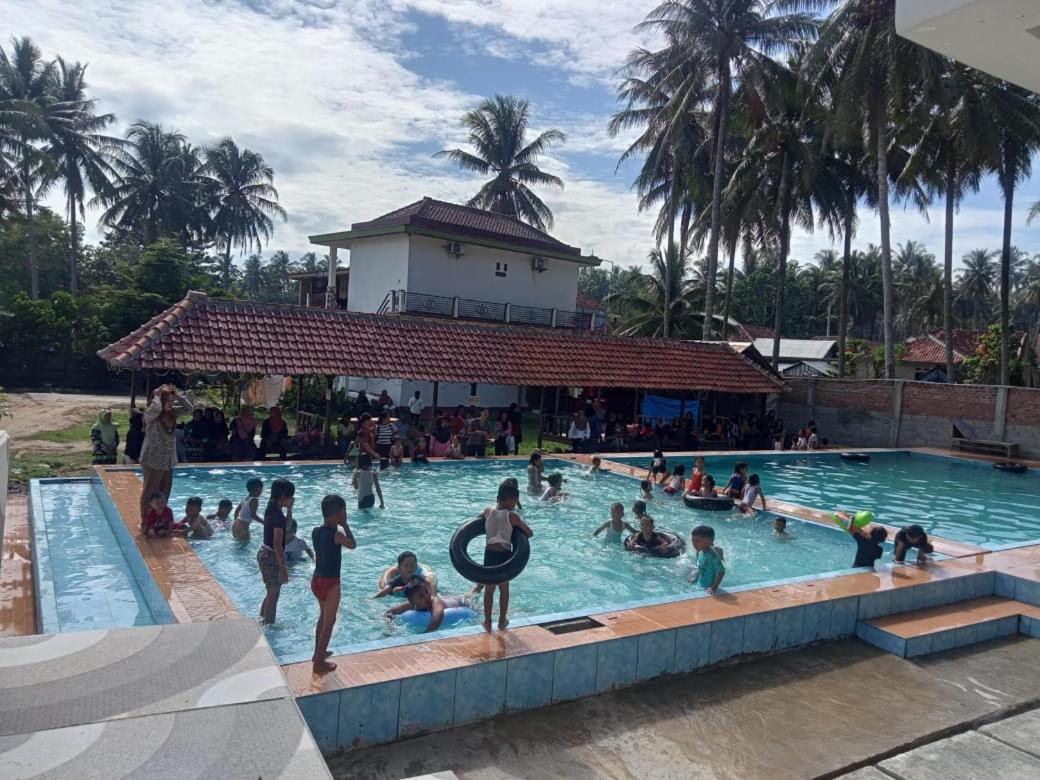 Sapu Nyapah Losmen Syariah Tanjung Setia Biha Buitenkant foto